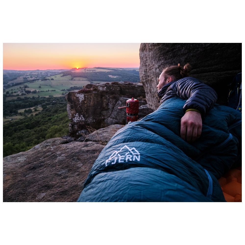 Arctic Blue) | Elevate your cold-weather adventures with the Hygge 600 Down Sleeping Bag